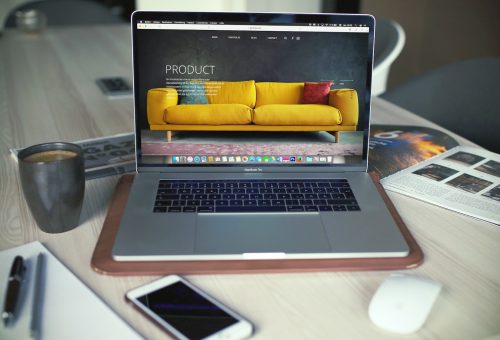 Ez lenne a csomagküldő internetes kiskereskedelem? Nem, ez egy webshop.