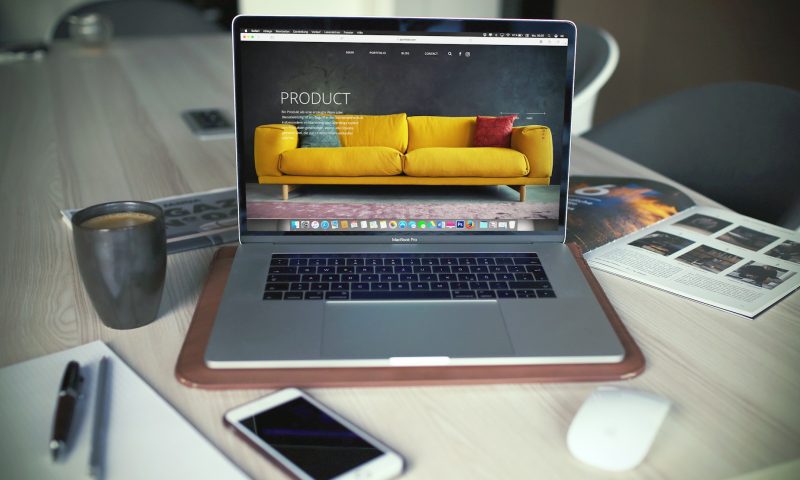 Ez lenne a csomagküldő internetes kiskereskedelem? Nem, ez egy webshop.