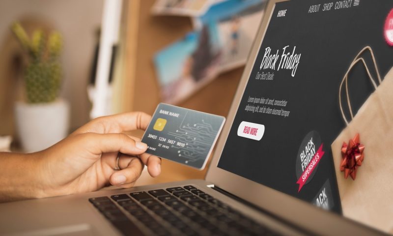 Munka mellett webshop indítása? A sikeres másodállás lehet az e-kereskedelem?